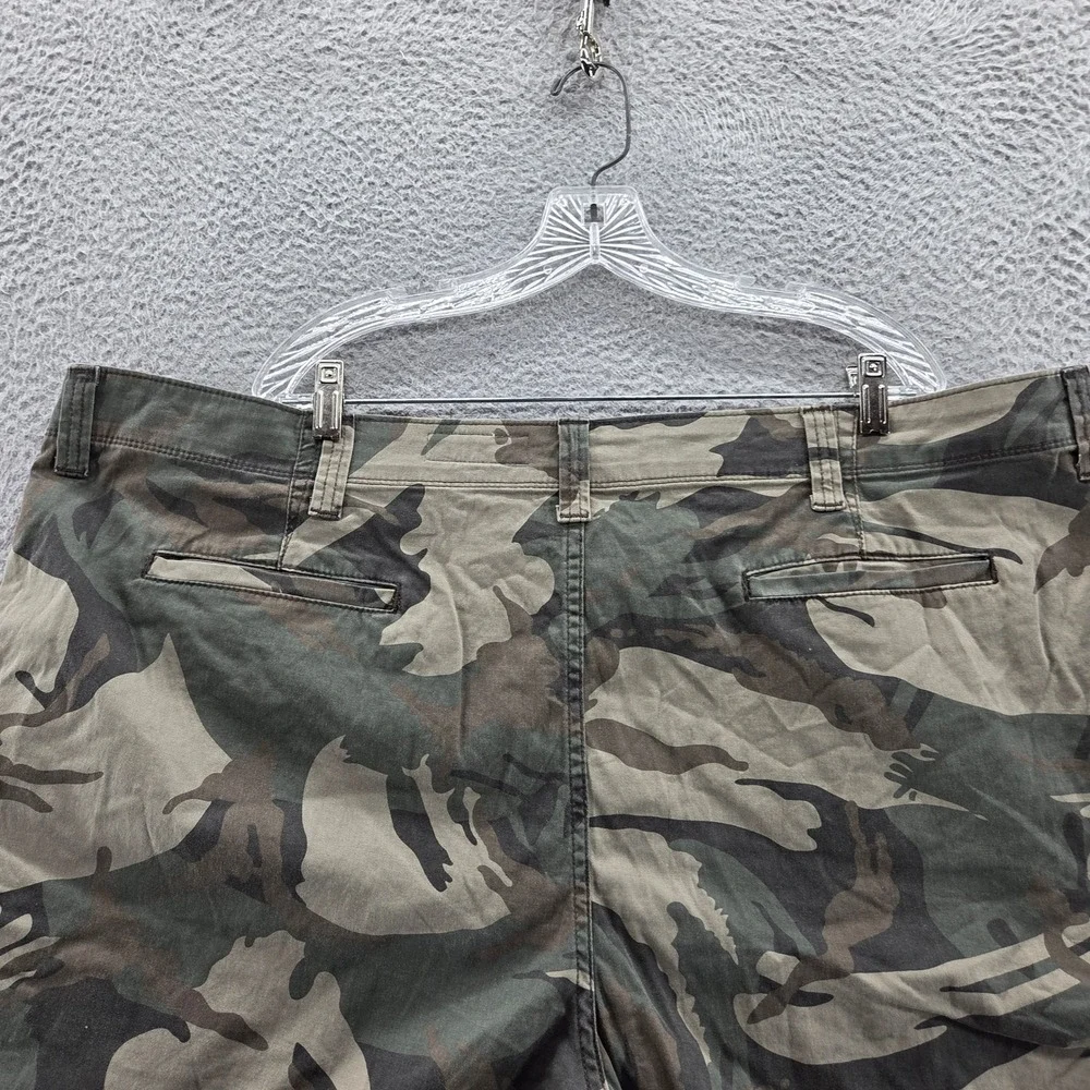 NEW Wrangler Mens Camo Print Cargo‎ Shorts 48x10 Green Regular Taper Canvas